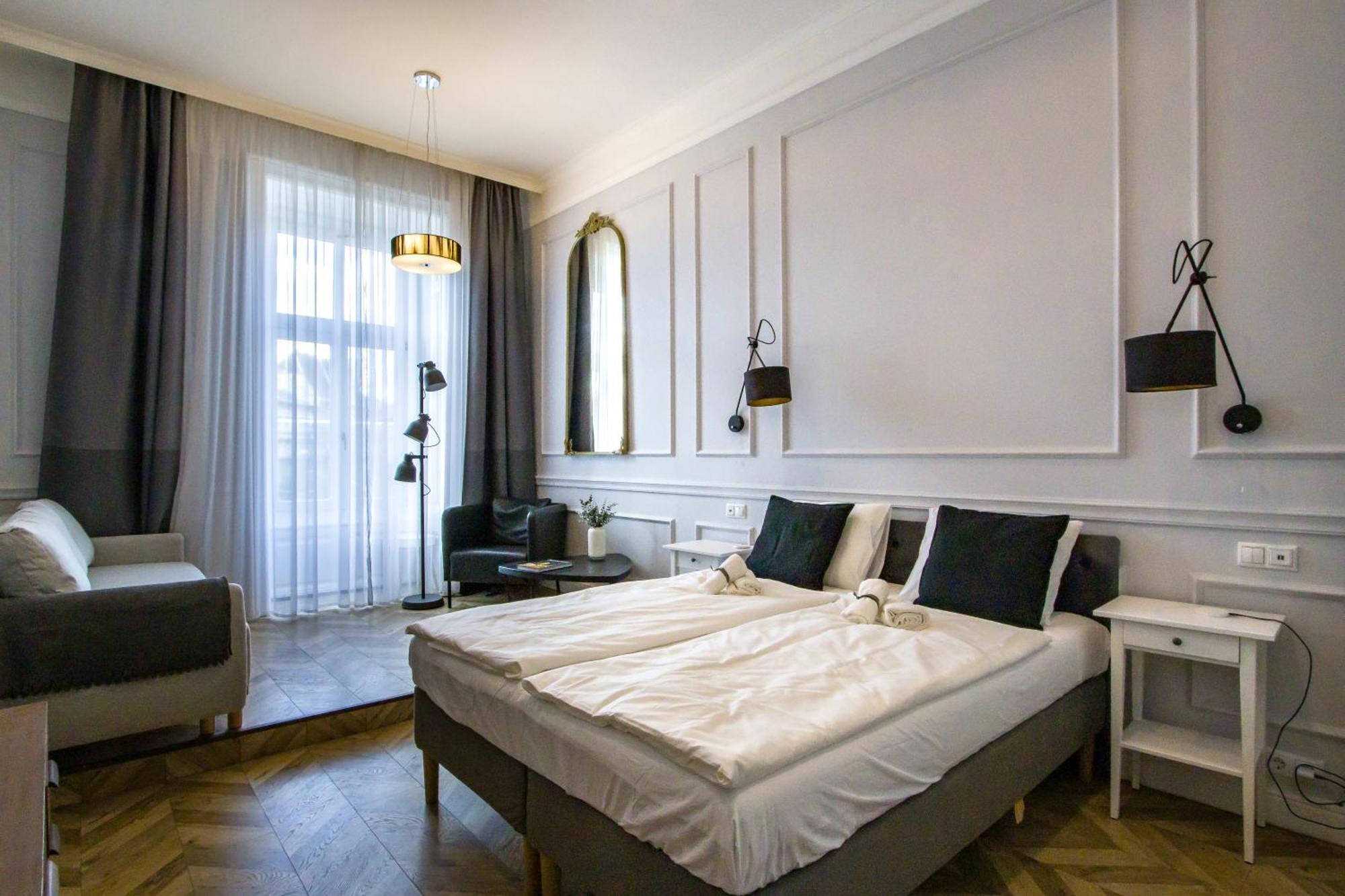Wilson'S Oktogon Square Suite Apartment بودابست المظهر الخارجي الصورة