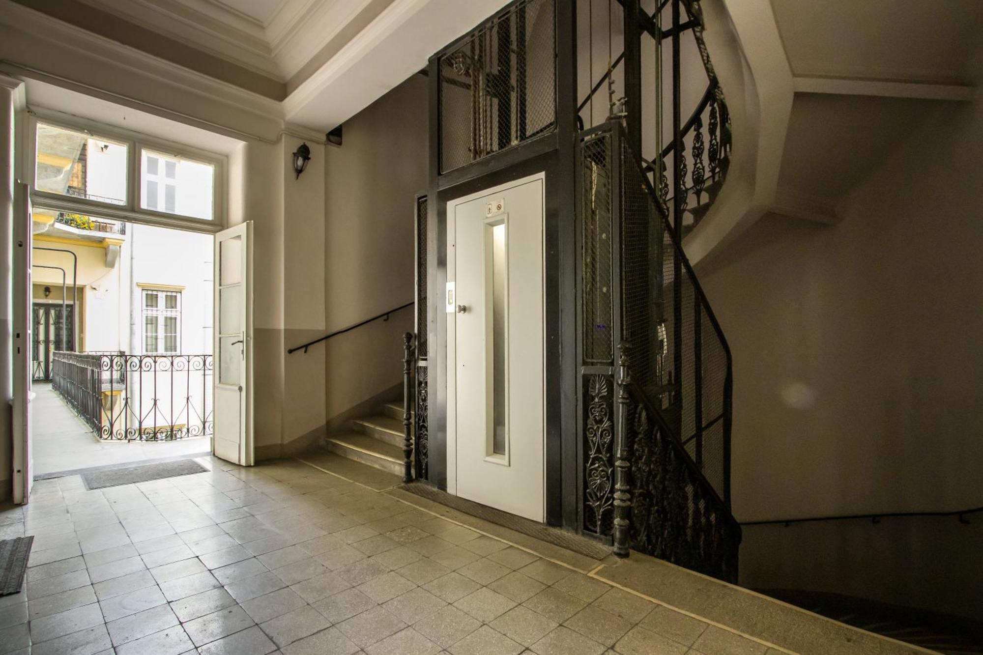 Wilson'S Oktogon Square Suite Apartment بودابست المظهر الخارجي الصورة