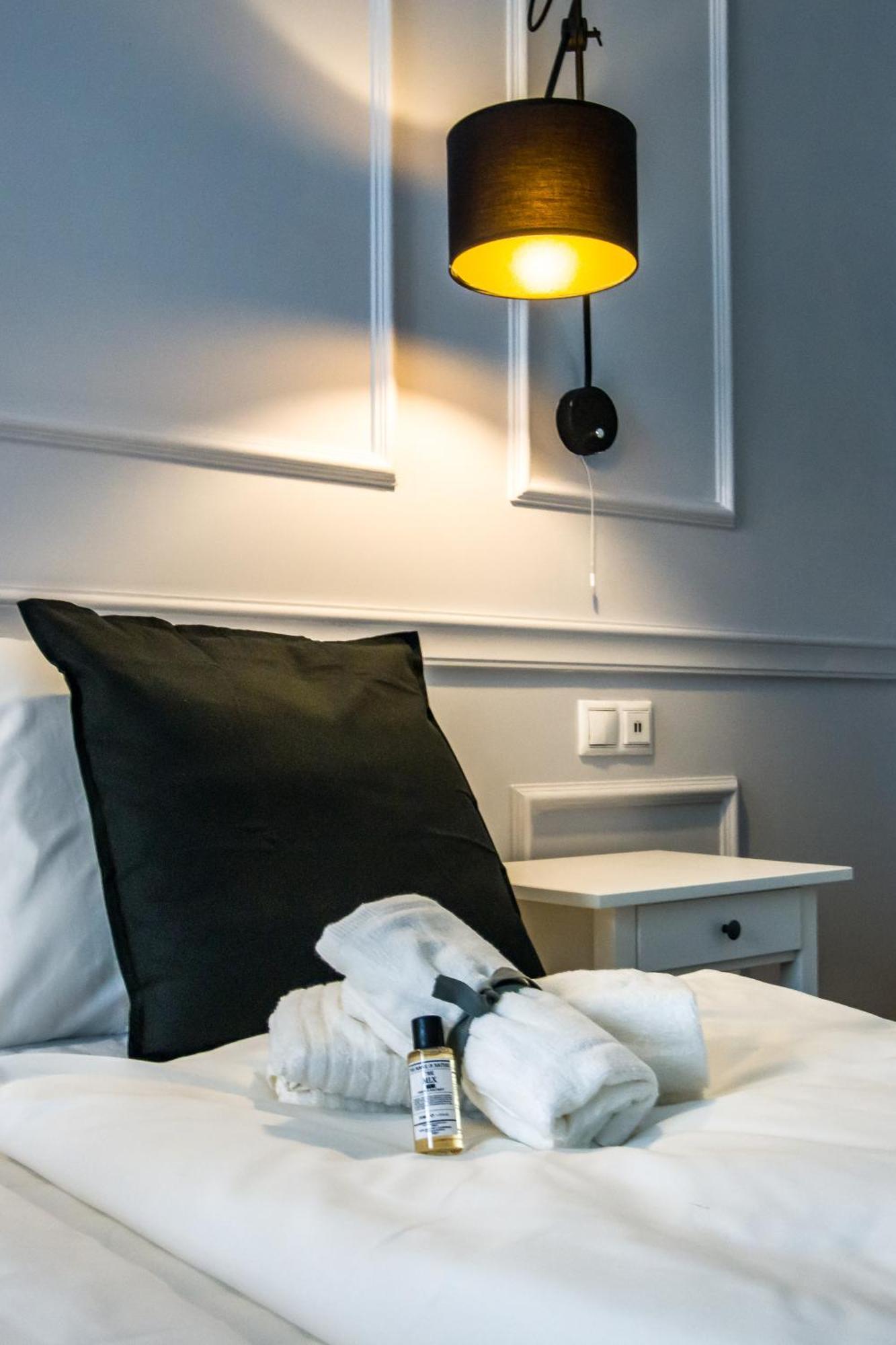 Wilson'S Oktogon Square Suite Apartment بودابست المظهر الخارجي الصورة